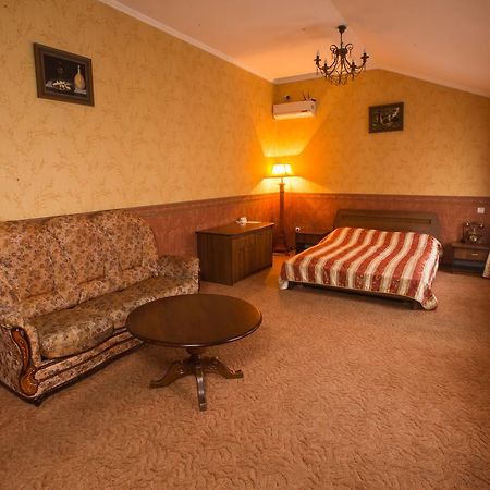 Magnat Lux Hotel Czernowitz Exterior foto