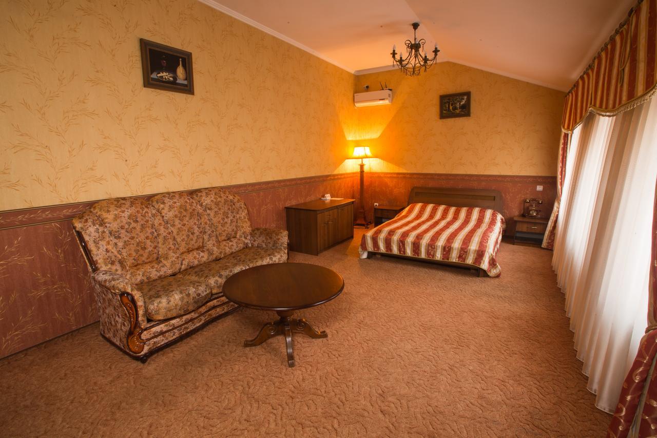 Magnat Lux Hotel Czernowitz Exterior foto