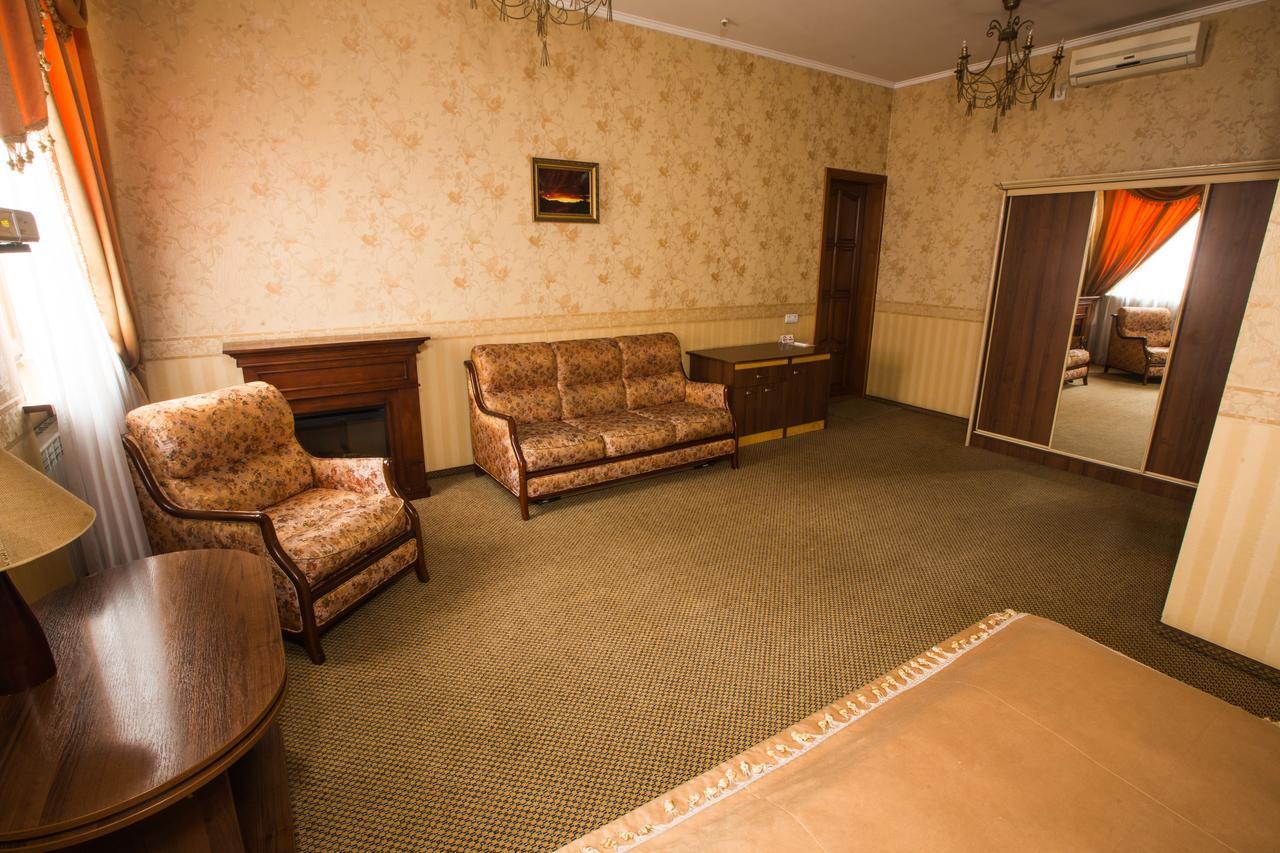 Magnat Lux Hotel Czernowitz Exterior foto