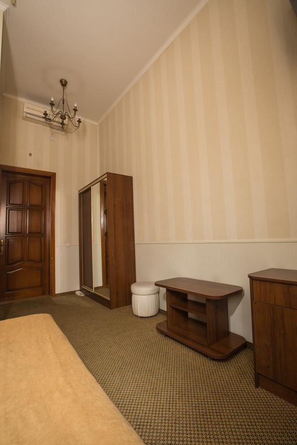Magnat Lux Hotel Czernowitz Exterior foto