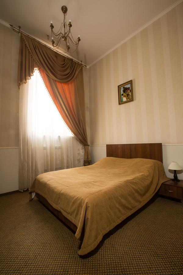 Magnat Lux Hotel Czernowitz Exterior foto