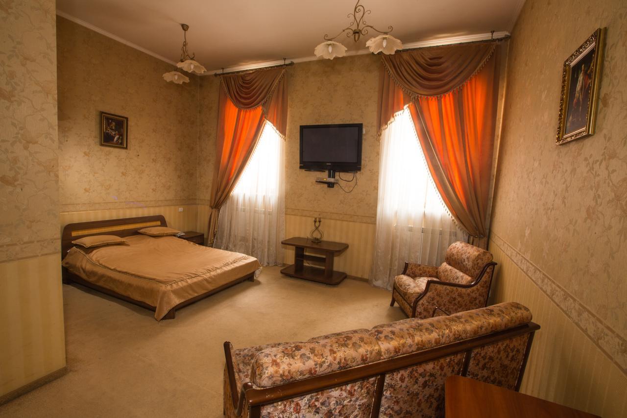 Magnat Lux Hotel Czernowitz Exterior foto